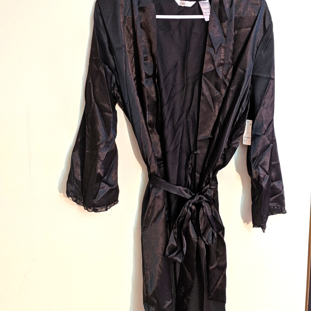 🌟NWT🌟 - Black Robe - Medium